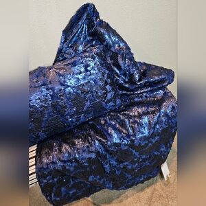 NWT Aviva Stanoff Luxury Mermaid Sequin Blue Thow - 50x70